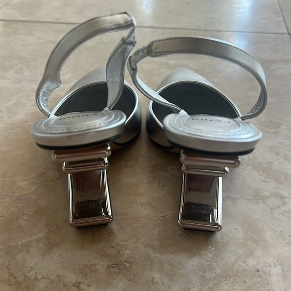 100% AUTHENTIC FENDI FIRST METALLIC F-HEEL SLINGBACK - Picture 4 of 11